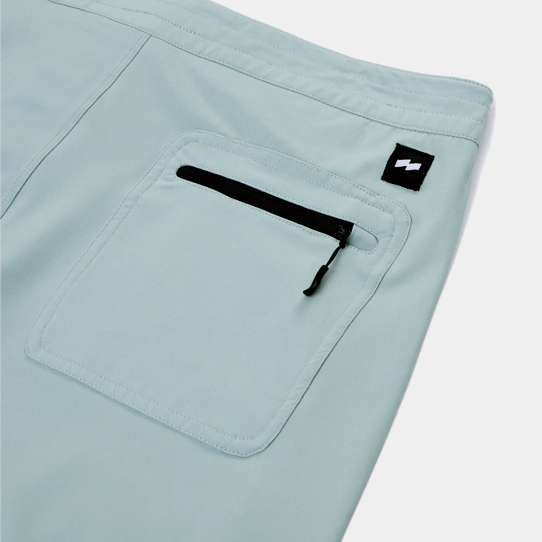 ALMOND x BANKS - Boardshort - Verde salvia