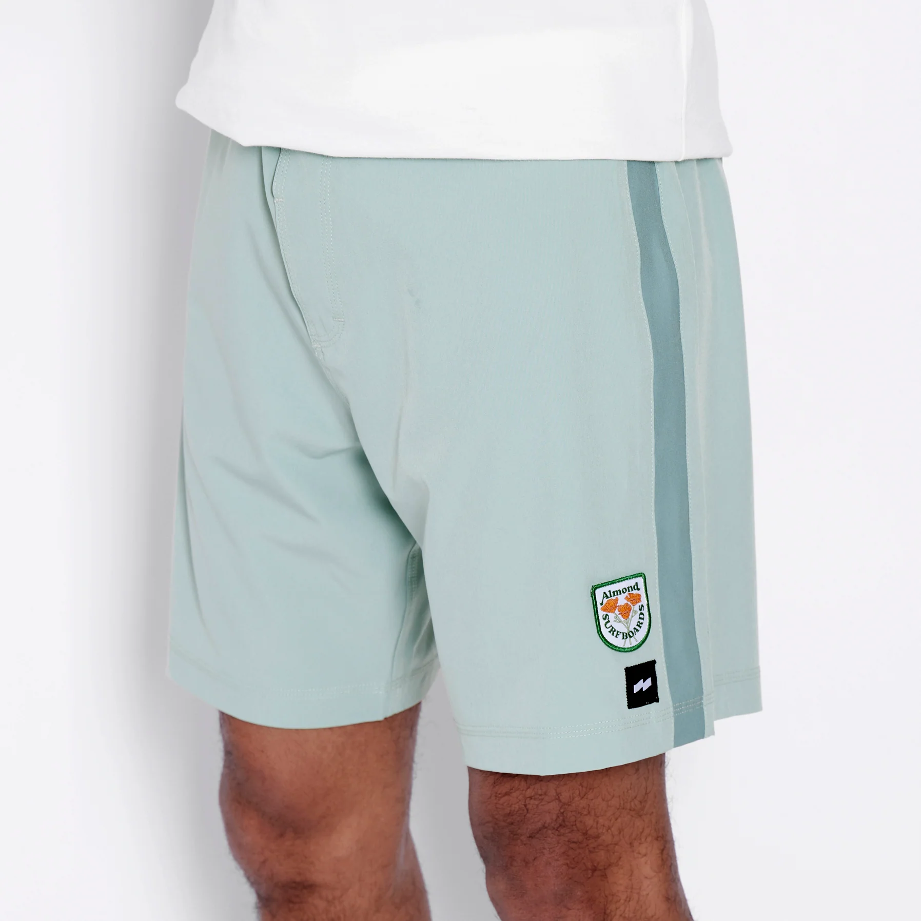 ALMOND x BANKS - Boardshort - Verde salvia