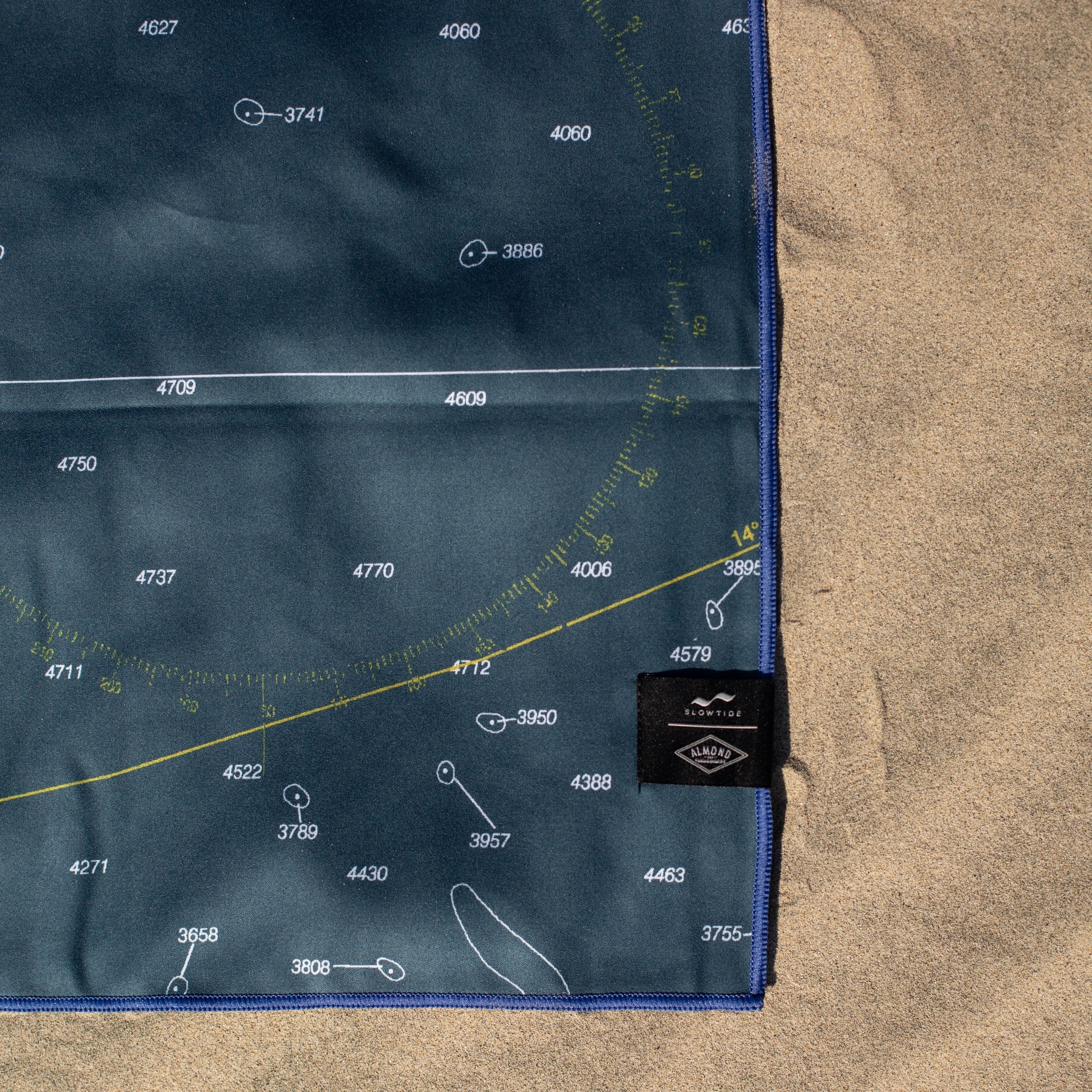 ALMOND x SLOWTIDE - Toalla de playa Quick Dry Towel - Azul marino